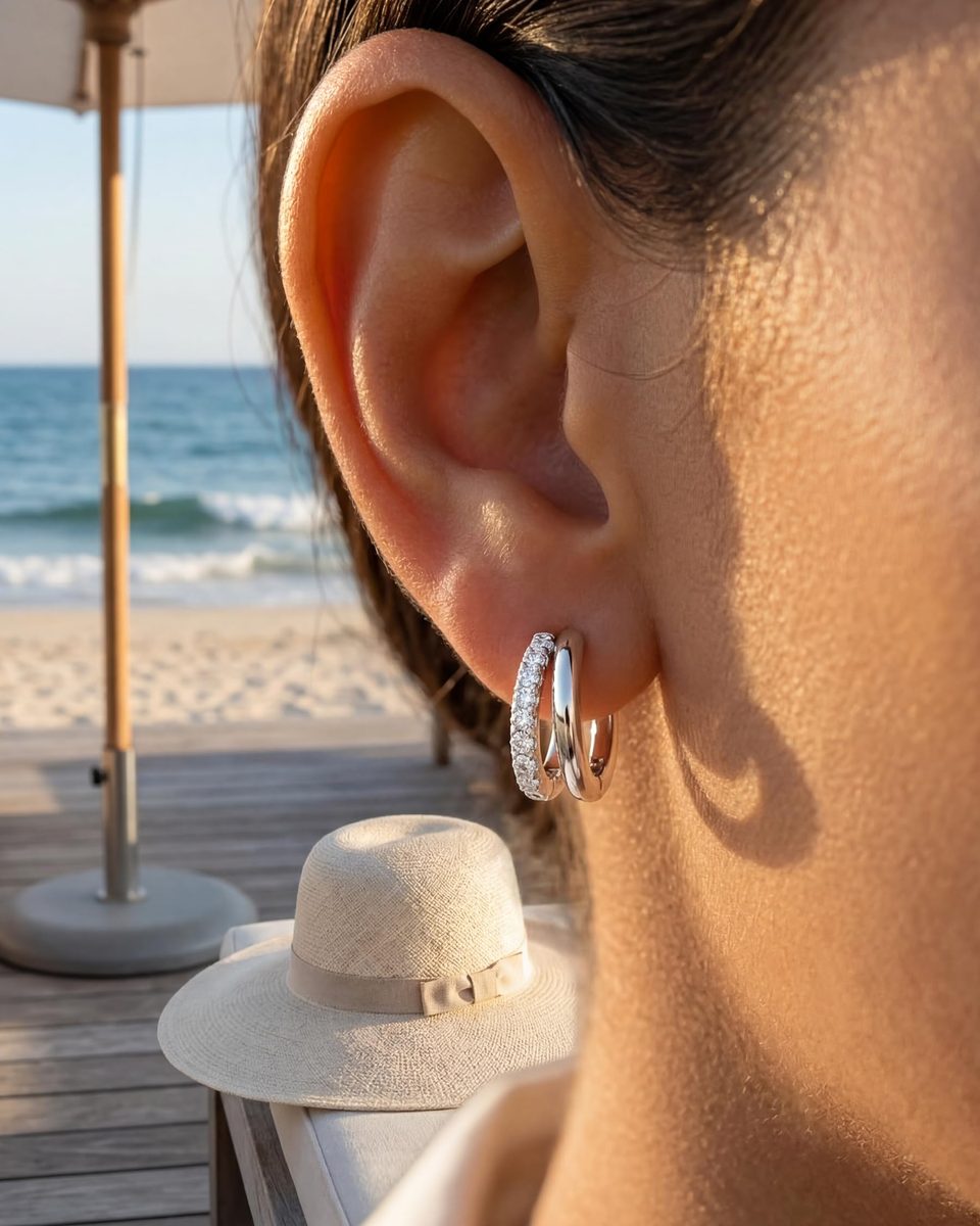 Trendy Silver Huggie Earrings – photo 2