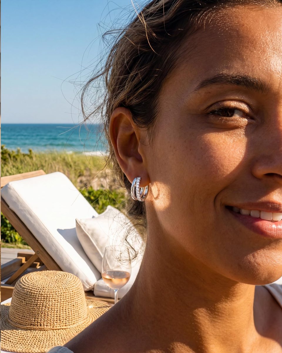 Trendy Silver Huggie Earrings – photo 3