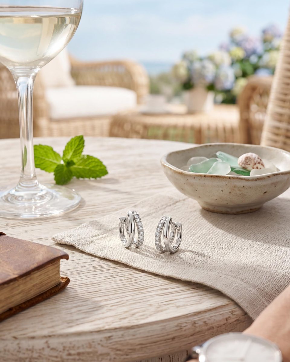 Trendy Silver Huggie Earrings – photo 6