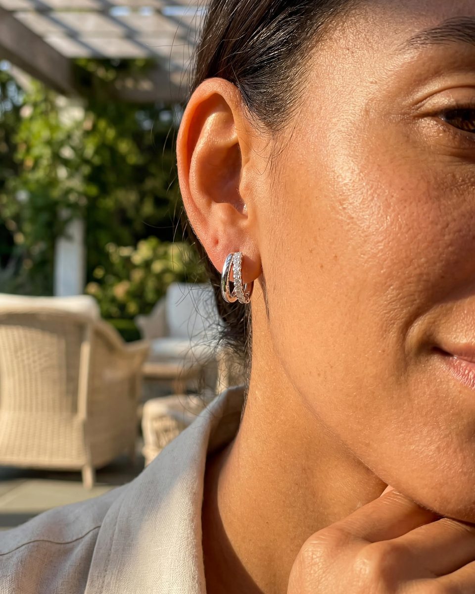 Trendy Silver Huggie Earrings – photo 7