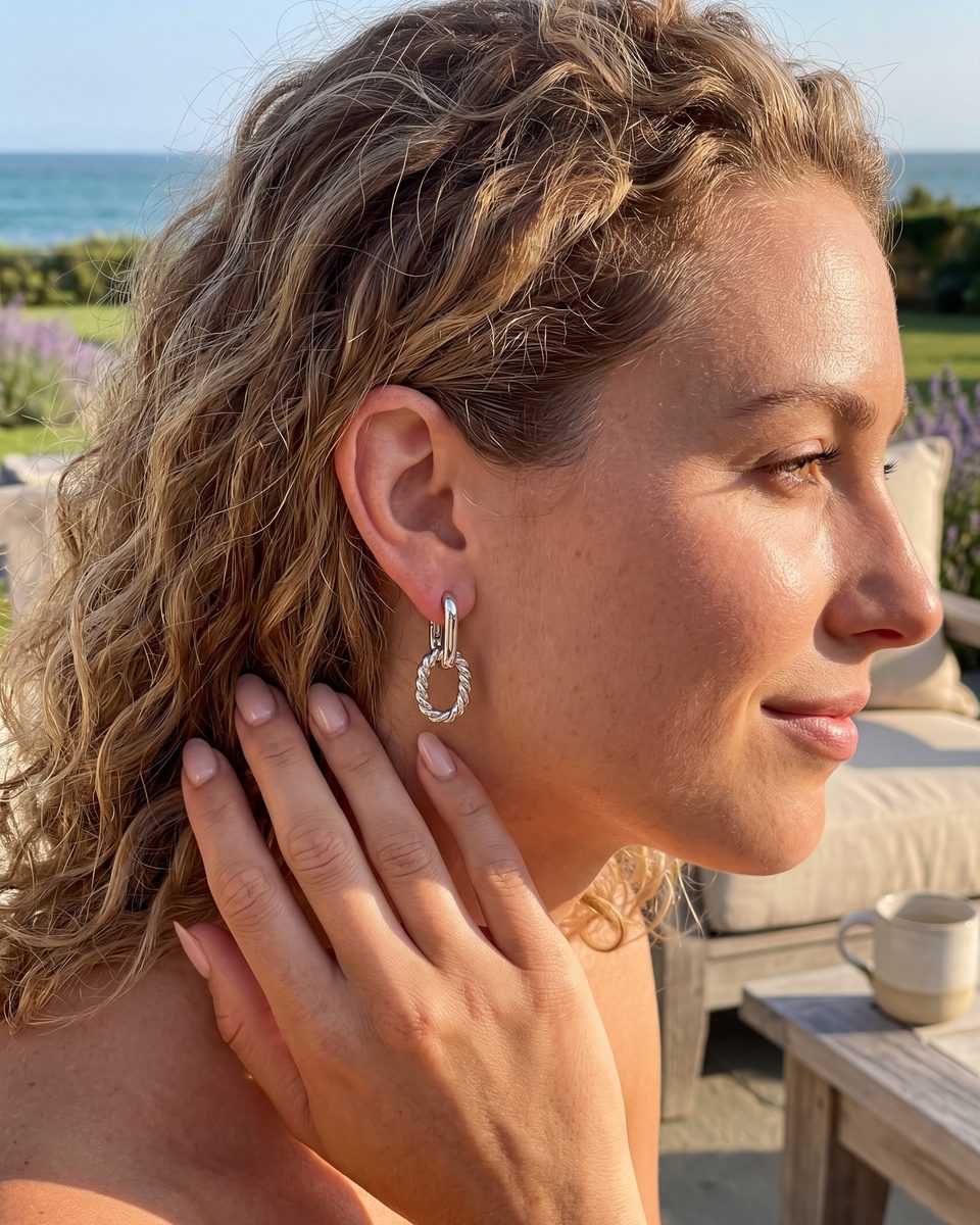 Trendy Silver Huggie Earrings – photo 3