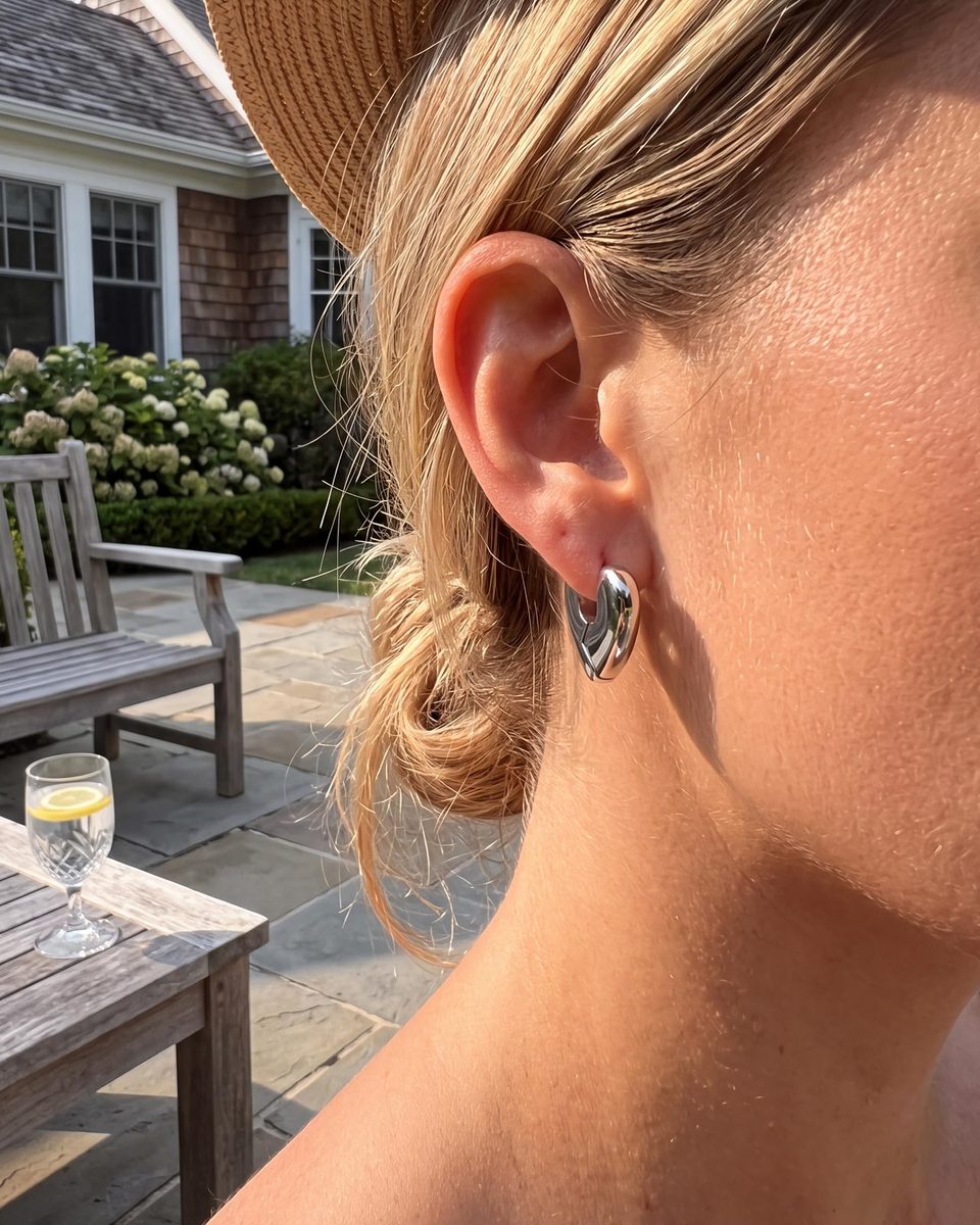 Trendy Silver Huggie Earrings – photo 8