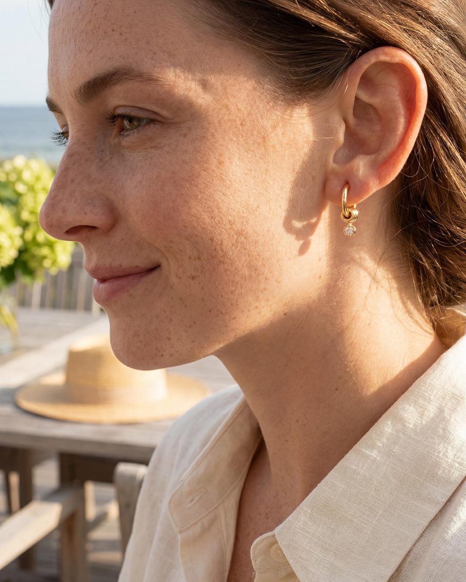Trendy 14K Gold Huggie Earrings – photo 3