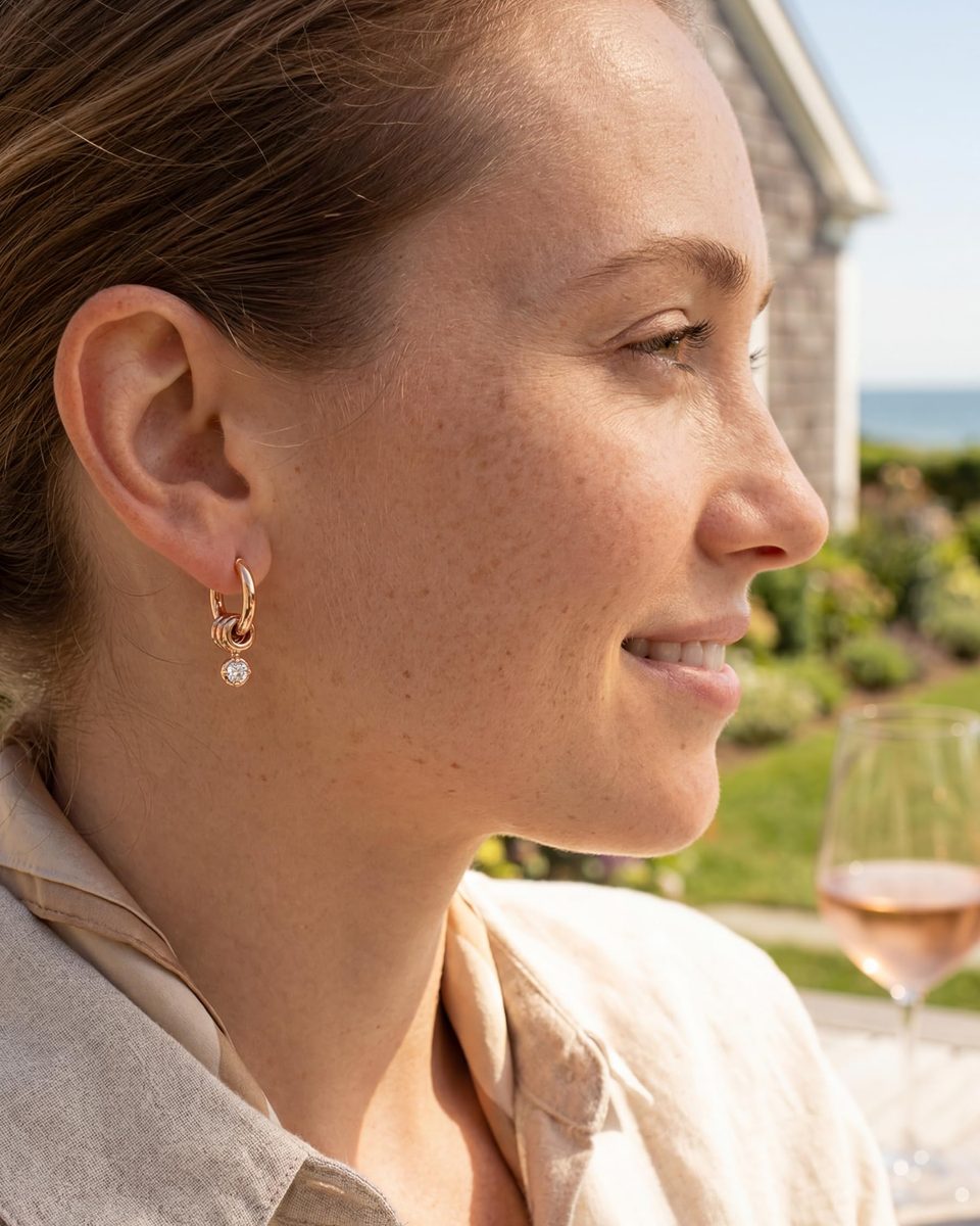 Trendy Rose Gold Huggie Earrings – photo 3