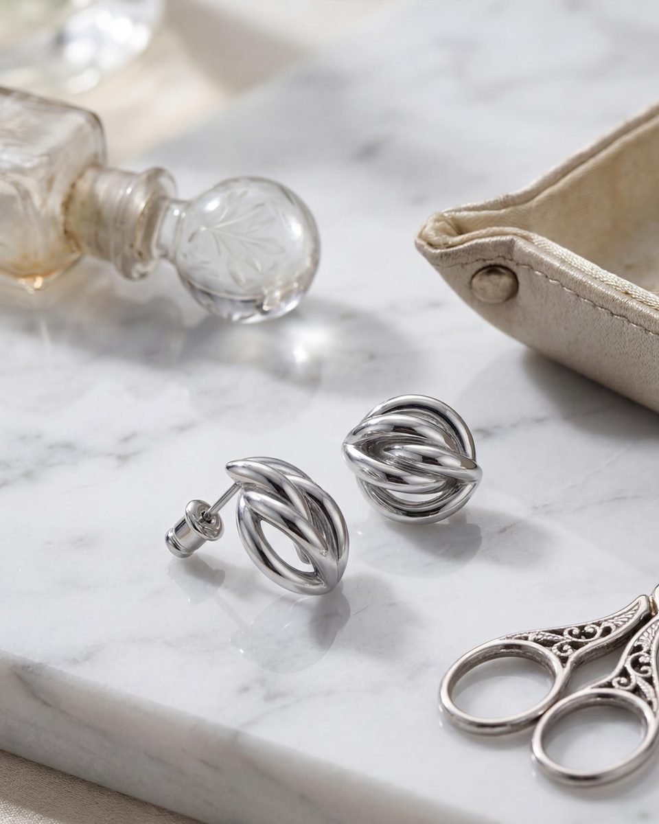 Trendy Silver Stud Earrings – photo 9