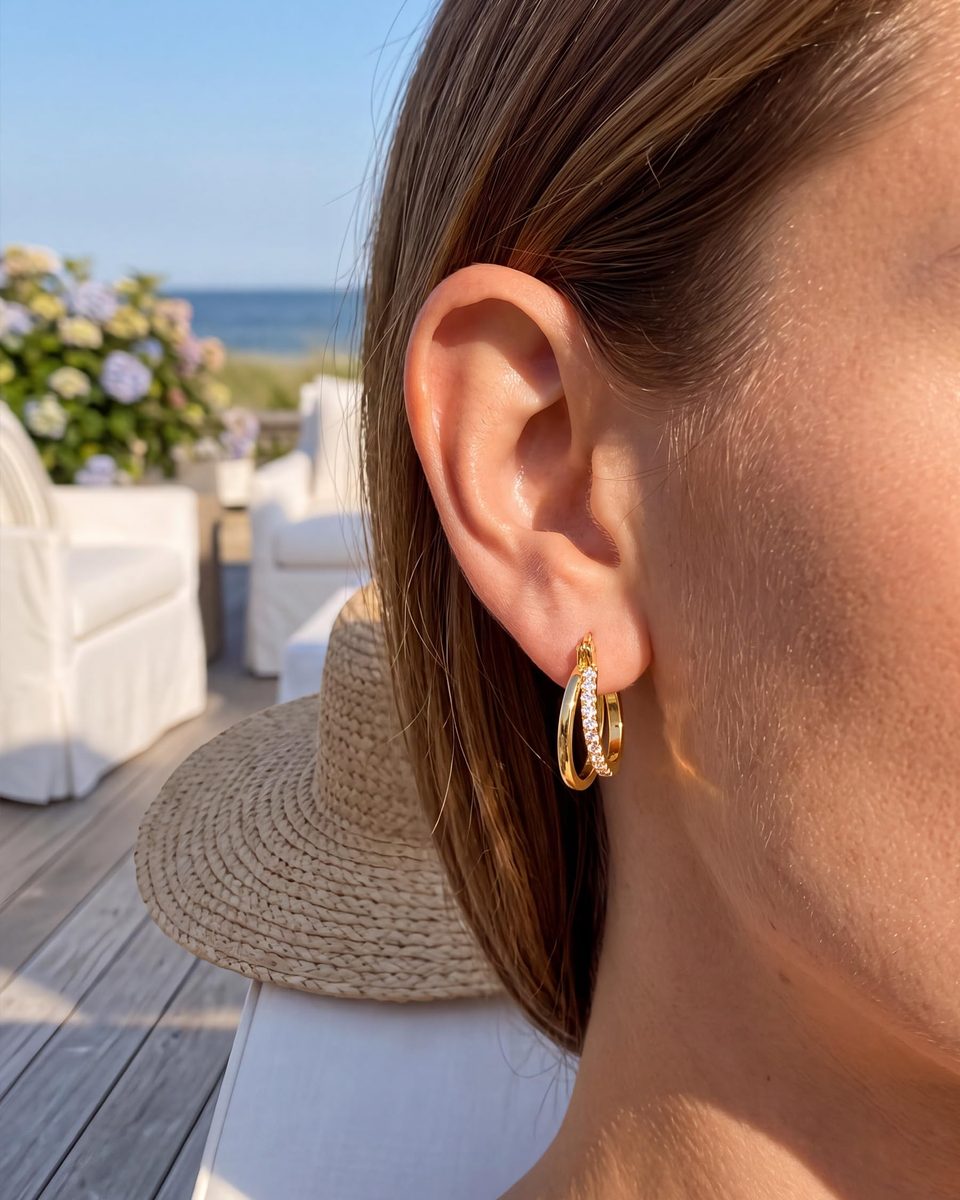 Trendy 14K Gold Huggie Earrings – photo 3