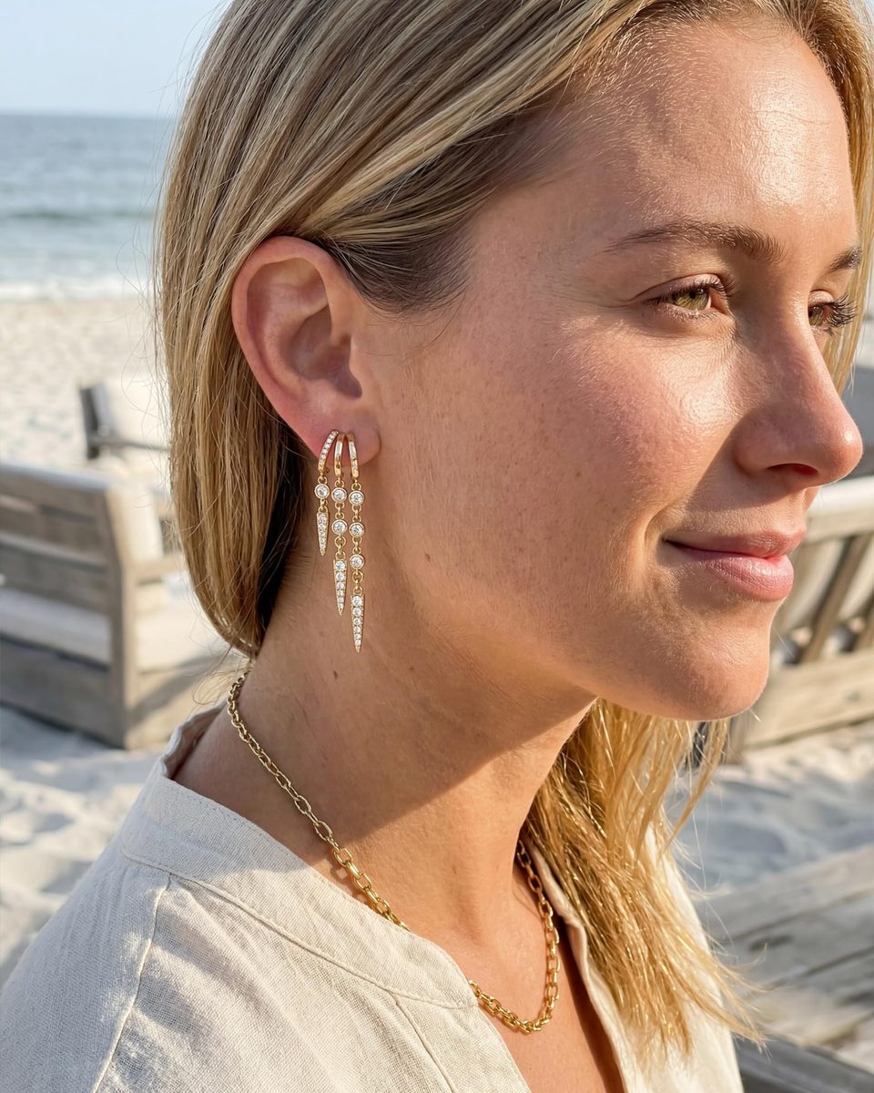 Trendy 14K Gold Huggie Earrings – photo 3