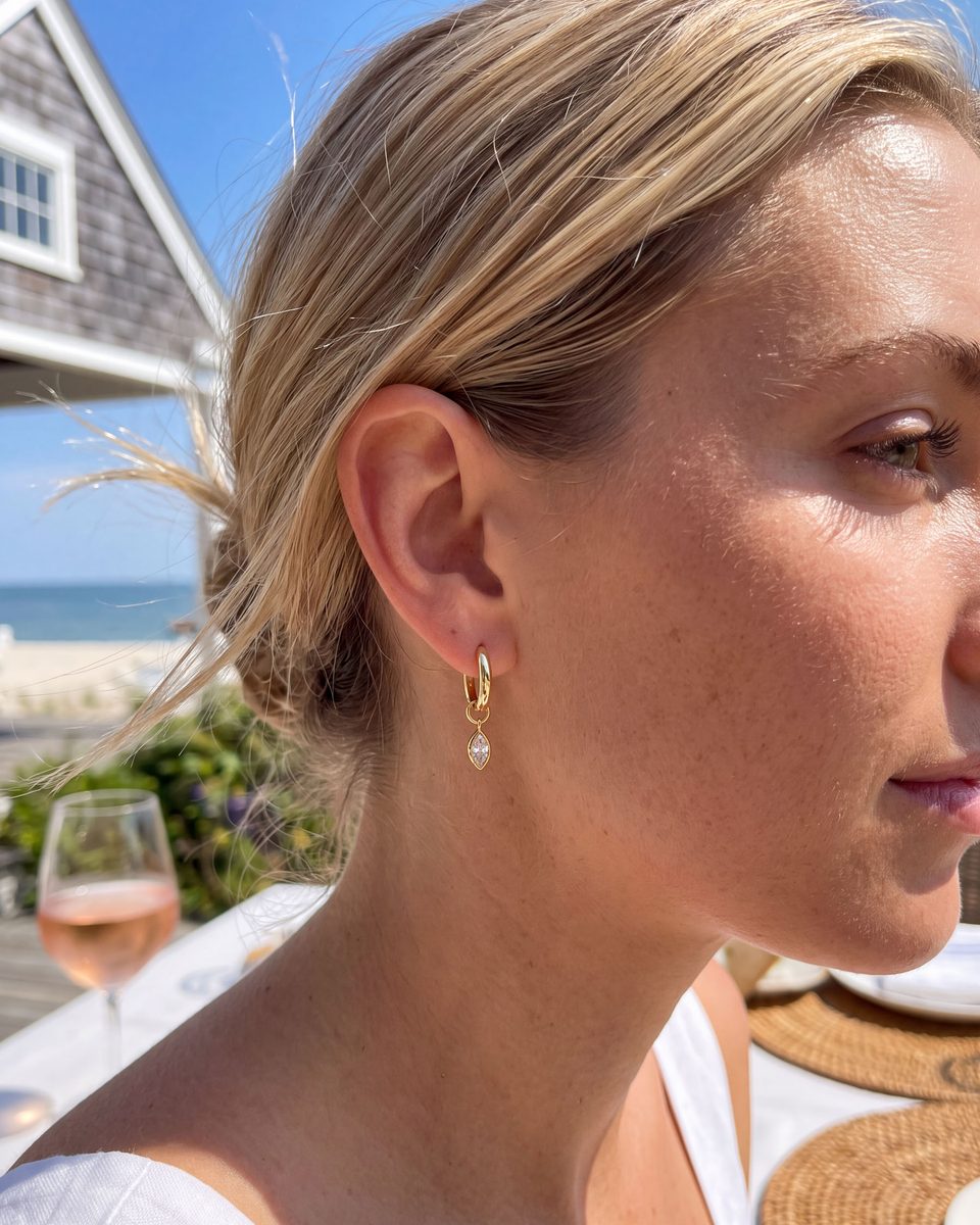 Trendy 14K Gold Huggie Earrings – photo 3