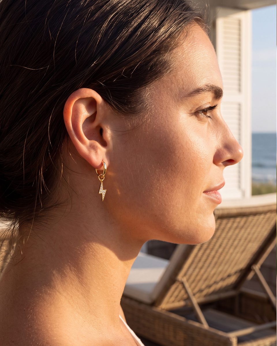 Trendy 14K Gold Huggie Earrings – photo 3