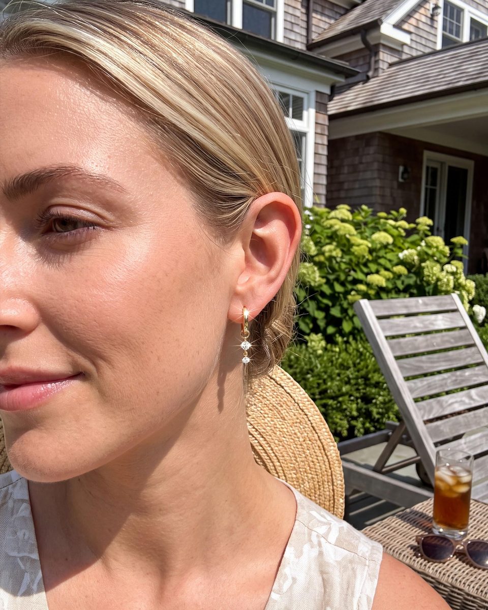 Trendy 14K Gold Huggie Earrings – photo 2